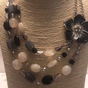 New York & Company Flower Necklace